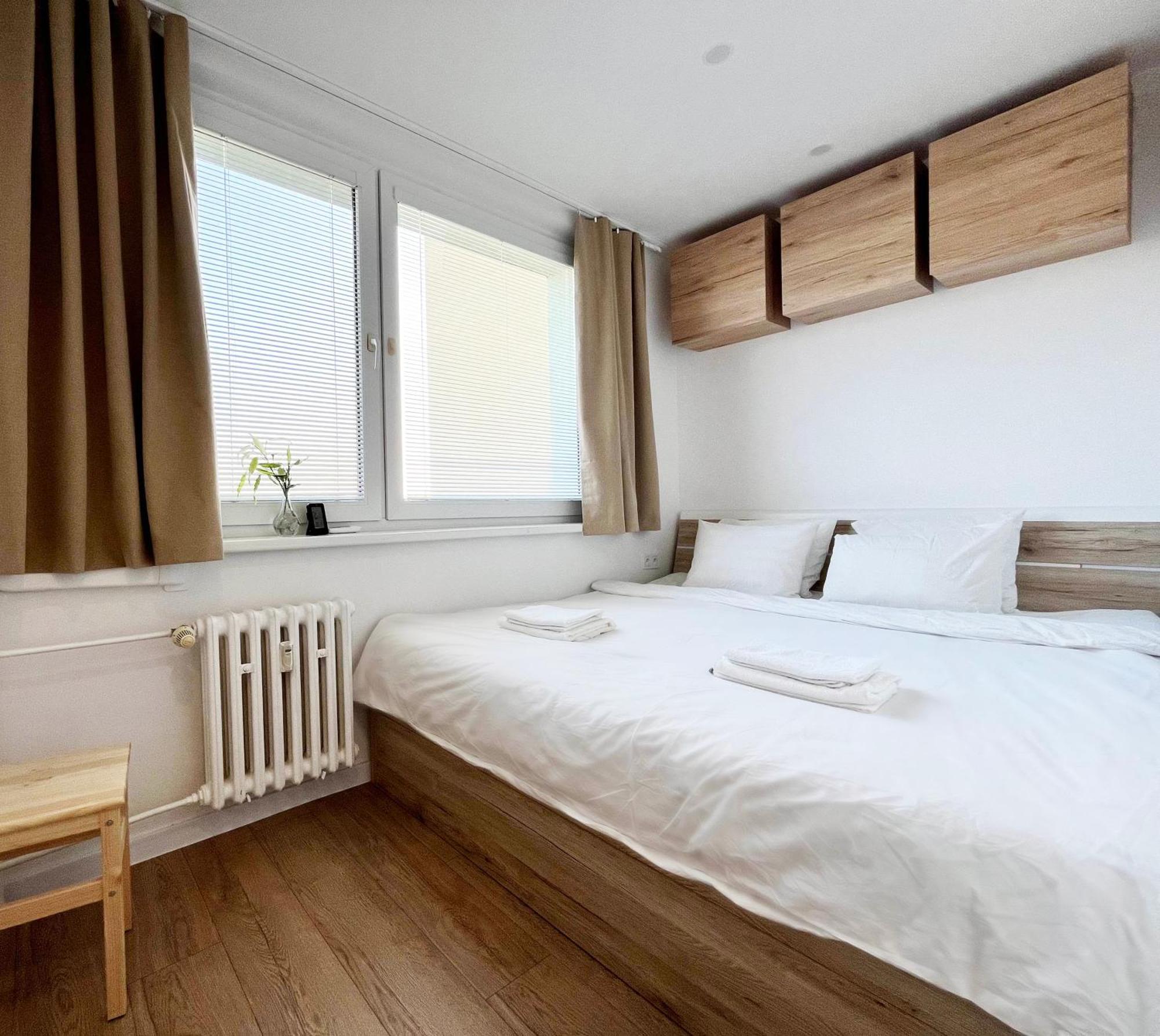 Elegant Escape Apartment III - Free Parking, Easy Access To City Center Pozsony Kültér fotó