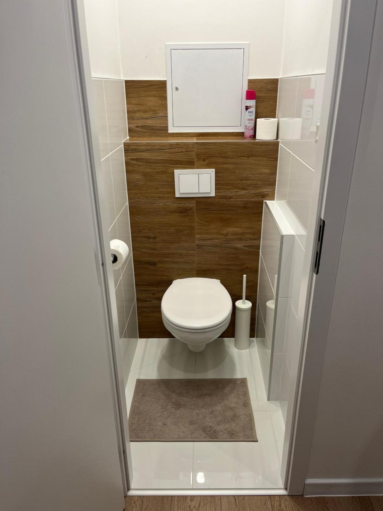 Elegant Escape Apartment III - Free Parking, Easy Access To City Center Pozsony Kültér fotó